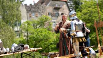 Geschichte erleben im Naturpark auf Schloss Wellenberg Geschichte erleben im Naturpark auf Schloss Wellenberg