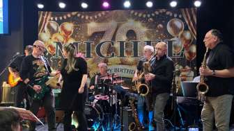 Experience the band 2