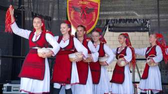 Tanz-Gruppe Kosovo-Albanien