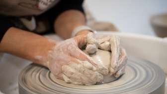 Wochenend–Intensivkurs "Drehen an der Töpferscheibe" Frühling / Sommer
