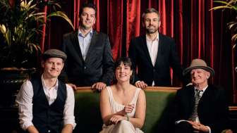 Candlelight-Konzert: Swinging Bells Candlelight-Konzert: Swinging Bells