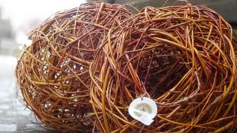 dekorative Kugeln aus Weide