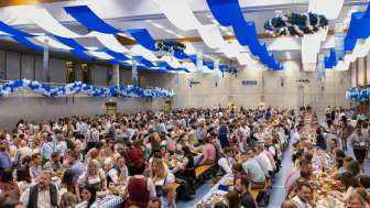Wiesn-Stimmung im Ebnetsaal Bronschhofen