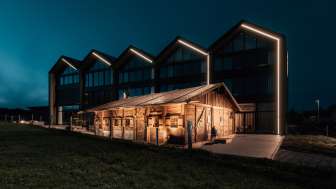 Large  Amlikon Bissegg Macardo Destillerie Fondue Chalet 2