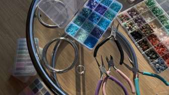 Perlen, Draht und Fantasie - kreiere deinen Schmuck