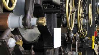 Historische Papiermaschine PM1