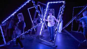 Frau Hölle: pechschwarze Wahrheiten und goldene Lügen