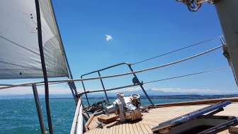 Teamevent auf sportlicher Oldieyacht