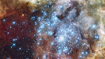 Farben des Alls 2025