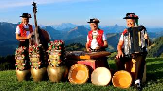 Senioren-Plausch mit den «Warth-Buebe» Senioren-Plausch mit den «Warth-Buebe»