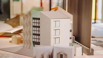 Ausstellungsansicht «Farbe Stein Papier – Misch mal mit!», Foto: Roberta Fele