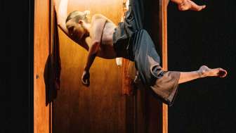 PLAY DEAD © Melika Dez