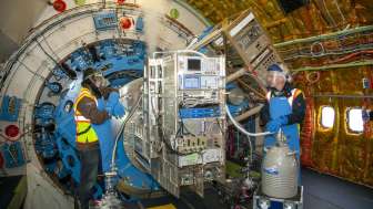 High-Tech Teleskop im Rumpf des Flugzeugs © NASA